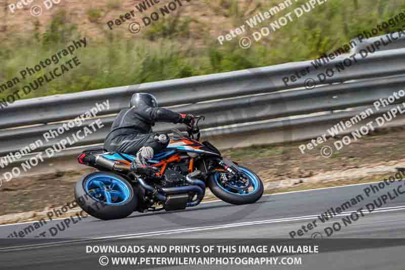 cadwell no limits trackday;cadwell park;cadwell park photographs;cadwell trackday photographs;enduro digital images;event digital images;eventdigitalimages;navarra;no limits trackdays;peter wileman photography;racing digital images;trackday digital images;trackday photos